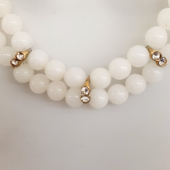 GLAM ⚜️ Faux Pearl Double Strand jeweled Necklace - Picture 3 of 5